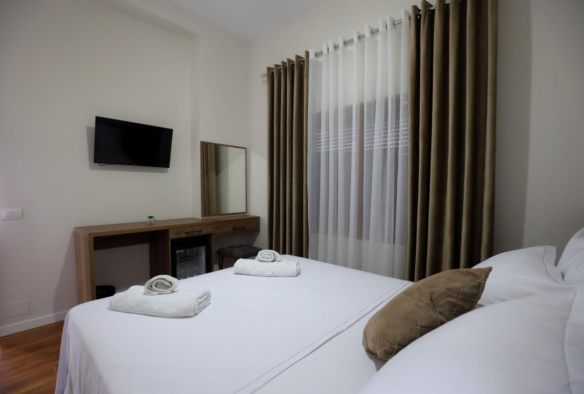 Elona'S Rooms Крує Екстер'єр фото